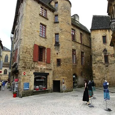 Le Royere Apartment